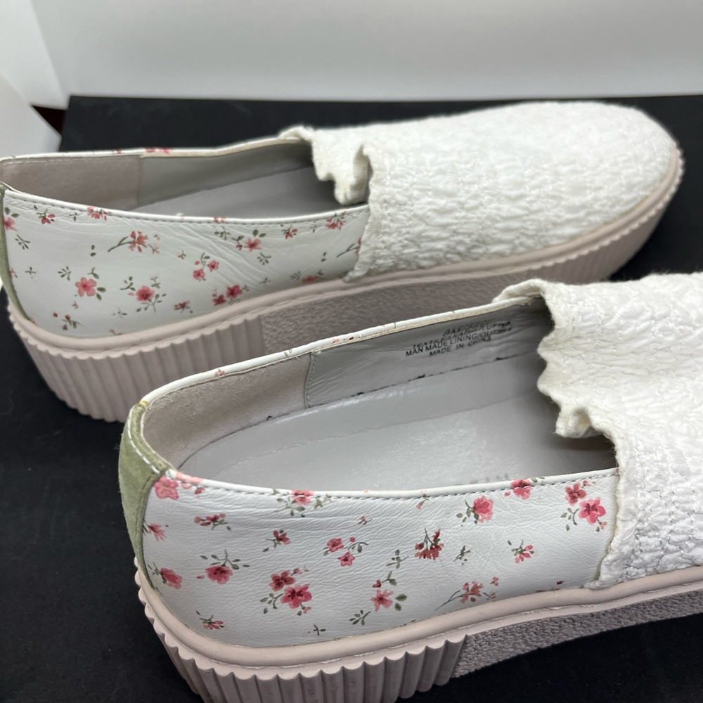 Lori Goldstein Off White Eyelet Floral Sabrine Slip On Sneakers - Picture 8 of 9